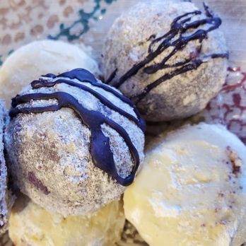 Chocolate + Vanilla Bakery - Melting moments definitely melt in your mouth - Bakeries Near Me - Honolulu, Hawaii Chocolate + Vanilla Bakery - Melting moments definitely melt in your mouth - Bakeries Near Me - Honolulu, Hawaii