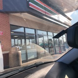 7-Eleven - Storefront