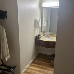 Village Inn & Suites