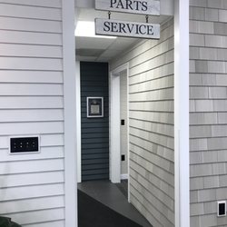 Curry Subaru  - Hallway to Service & Parts