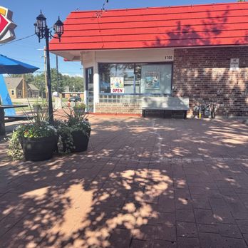 Dairy Queen Store - Nice little patio with tables/chairs and benches - Fast Food Near Me - Topeka, Kansas Dairy Queen Store - Nice little patio with tables/chairs and benches - Fast Food Near Me - Topeka, Kansas