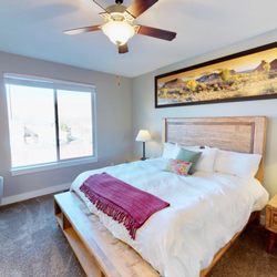 Moab Lodging Vacation Rentals - Entrada at Moab offers luxurious 4 bedroom townhomes with outdoor pool and close to downtown and Arches National Park!
