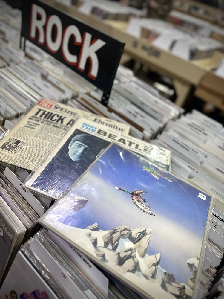 Doc's Records & Vintage