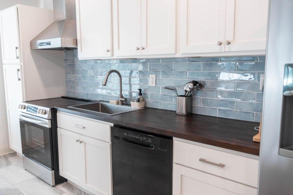 Slide of R & M Building and Remodeling