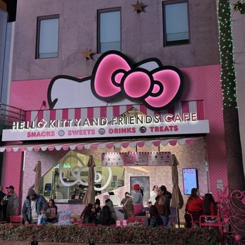Hello Kitty And Friends Cafe - Themed Cafes Near Me - Universal City, California