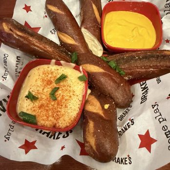 Drake's Murfreesboro - Pretzel Bites - Burgers Near Me - Murfreesboro, Tennessee