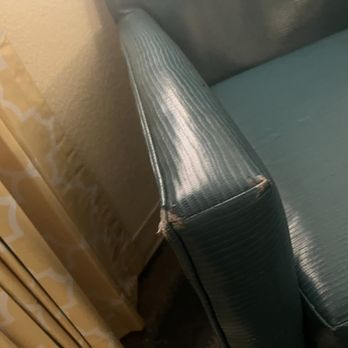 Sonesta ES Suites - Tattered furniture - Hotels Near Me - Flagstaff, Arizona
