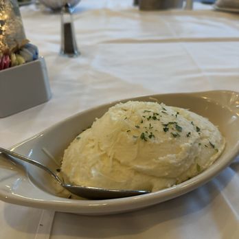Maggiano's - Garlic Mashed Potatoes - Italian Near Me - Houston, Texas Maggiano's - Garlic Mashed Potatoes - Italian Near Me - Houston, Texas