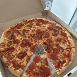Leonardo's Pizza Parlor - 18" sausage and pepperoni