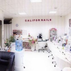 Calfornails
