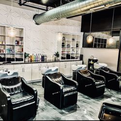 Capelli's Studio & Spa - Shampoo bar area