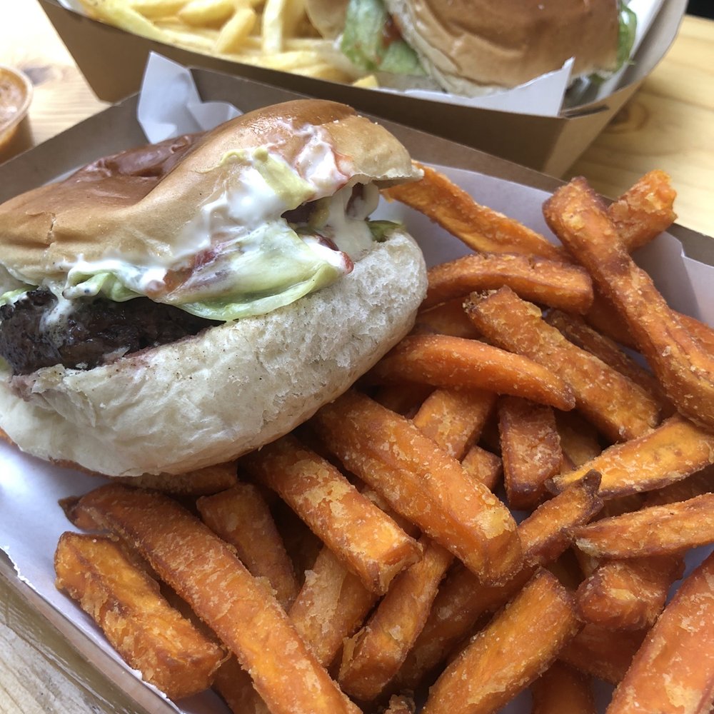 Tommi's Burger Joint - Fast Food Near Me - Berlin, BE Tommi's Burger Joint - Fast Food Near Me - Berlin, BE