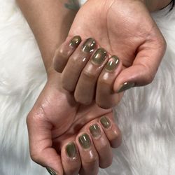 Sarah Nails Spa - Gel mani nails cat eye