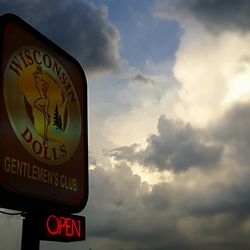 Wisconsin Dolls Gentlemen's Club