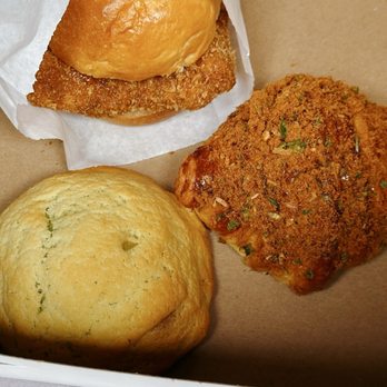 Gong Dessert Shop - "Fried Fish" Bun, Pork Floss Croissant, Coconut Pandan Bun - Desserts Near Me Gong Dessert Shop - "Fried Fish" Bun, Pork Floss Croissant, Coconut Pandan Bun - Desserts Near Me