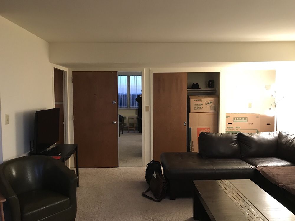 LAKE SHORE TOWER APTS Updated October 2024 13 Photos 6260 S Lake