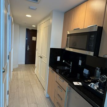 Beach House Fort Lauderdale, a Hilton Resort - Full kitchen - Hotels Near Me - Fort Lauderdale, Florida
