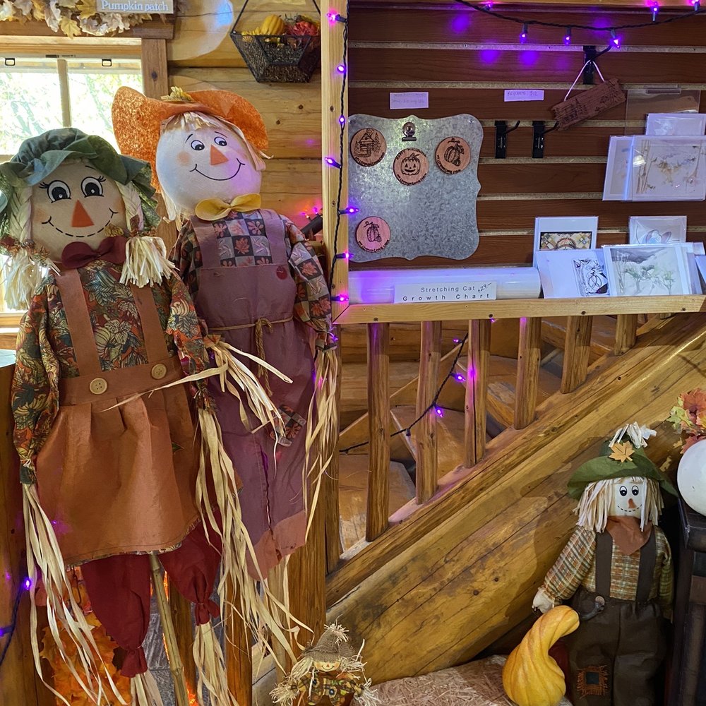 Mt Lemmon Cookie Cabin - Fall decor - Pizza Near Me - Mount Lemmon, Arizona Mt Lemmon Cookie Cabin - Fall decor - Pizza Near Me - Mount Lemmon, Arizona