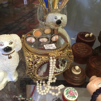 Summerland Antique Collective - Antiques Near Me - Summerland, California