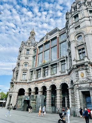 Antwerpen-Centraal station by null