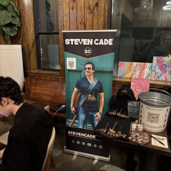 Southern Tail Brewing - It was Wednesday and Nashville TN talent was doing his thing!  Awesome atmosphere for a February Wednesday night - Cocktail Bars Near Me - Little Rock, Arkansas