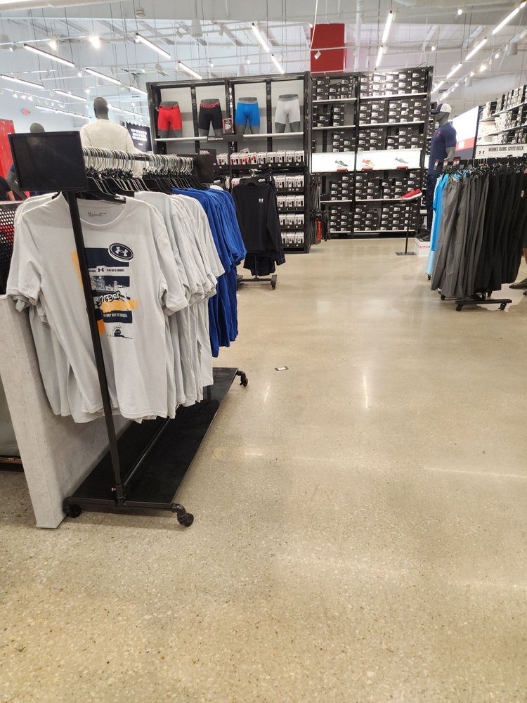 UNDER ARMOUR FACTORY HOUSE BRANSON 300 Tanger Blvd, Branson