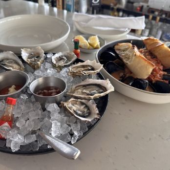 Tower 23 - Baja Oysters and Mussles - San Diego, CA