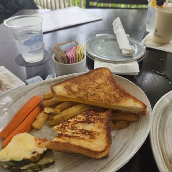 The Beach Bar - Grilled cheese. - Bars Near Me - Honolulu, Hawaii