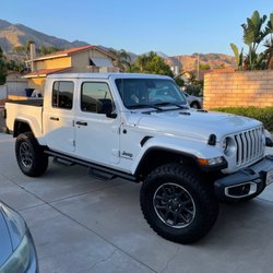 4 West 4 Wheel Drive - 2020 Gladiator (Dolly)
