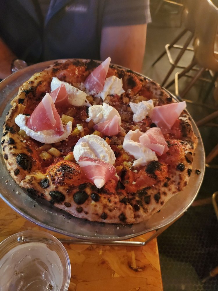 B Side Pizza & Wine Bar