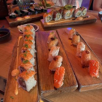 Lucky Robot Restaurant - Sushi Bars Near Me - Austin, Texas