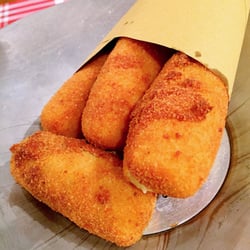 Antica Pizzeria Leone - Potato croquettes stuffed with smoked mozzarella