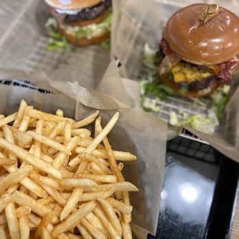 Burger 21 - Albuquerque - Burgers Near Me - Albuquerque, New Mexico
