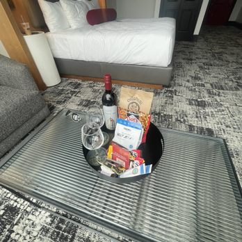 Bottleworks Hotel - Hotels Near Me - Indianapolis, Indiana