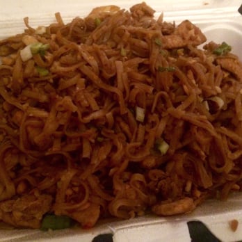 Fortune House - flavorless chicken pad thai - Chinese Near Me - Lansing, Michigan