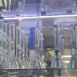 The Wee Smoke Shop - Bongs