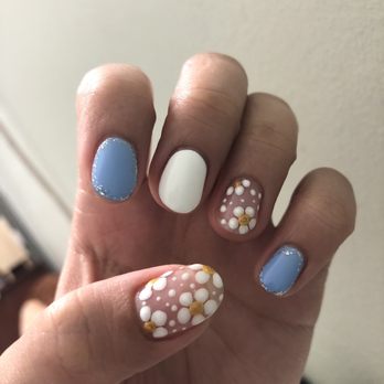 Han's Nails - Marc Jacob daisy inspired - Nail Salons Near Me - Sacramento, California
