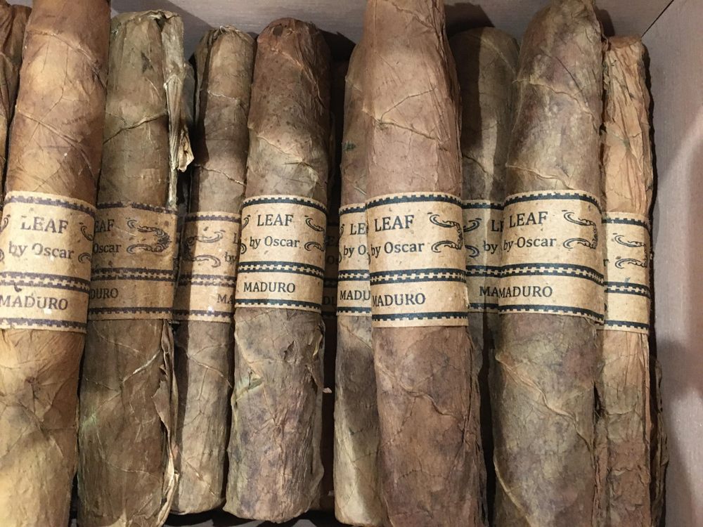 Havana Breeze Cigar Lounge Logo