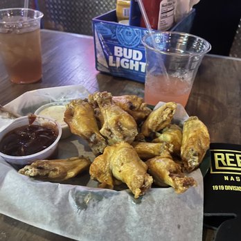Rebar at the Dam - Wings cooked dry with sauce on the side - Sports Bars Near Me - Nashville, Tennessee Rebar at the Dam - Wings cooked dry with sauce on the side - Sports Bars Near Me - Nashville, Tennessee