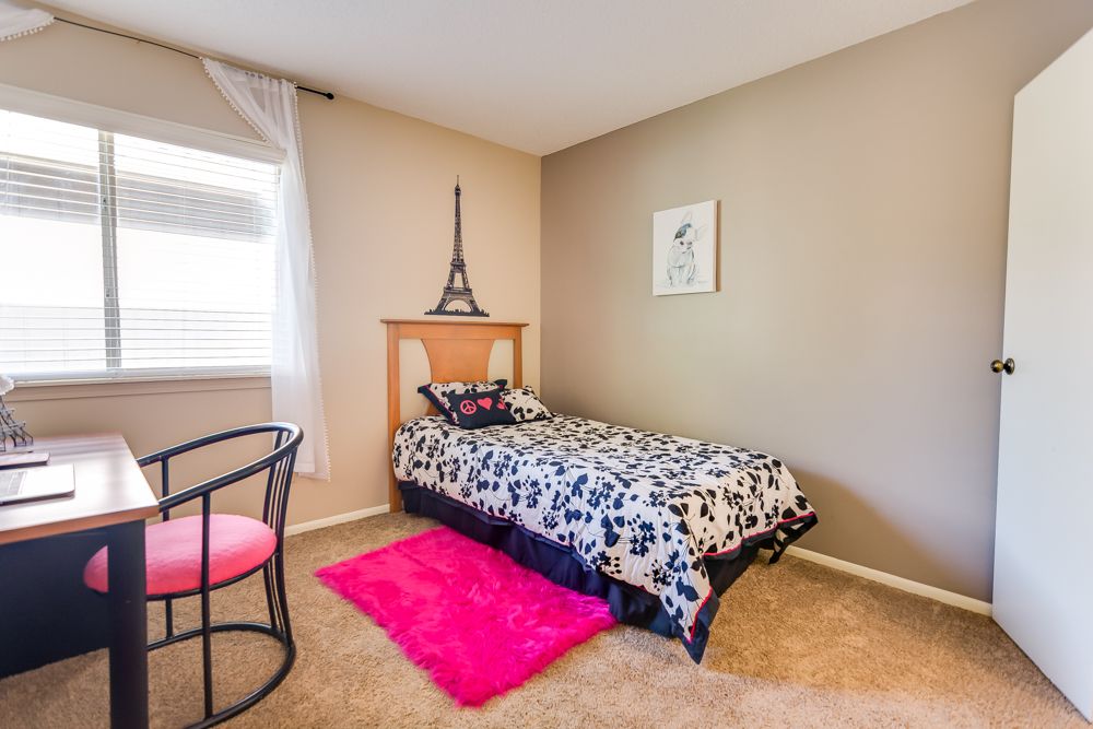 THE OAKS AT PRAIRIE VIEW Updated September 2024 23 Photos & 10 Reviews 8031 NW Milrey Dr