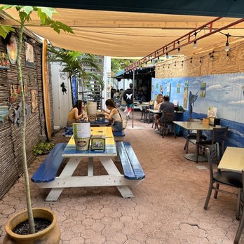 Kaya Island Eats - Outdoor Dining Area - Caribbean Near Me - Key West, Florida