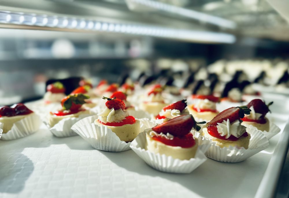 KELSAS SWEET BOX - Updated January 2026 - 13 Photos - 25 N Prince St