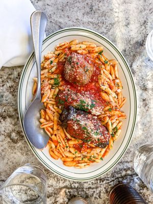 DeNucci's by null