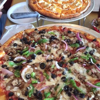 Pop's Pizzeria - Buffalo Chicken and Pops Super Supreme. - Pizza Near Me - Biloxi, Mississippi Pop's Pizzeria - Buffalo Chicken and Pops Super Supreme. - Pizza Near Me - Biloxi, Mississippi