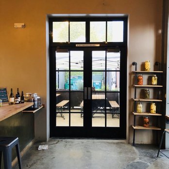 Shawarmaji - Outdoor area - Middle Eastern Near Me - Oakland, California
