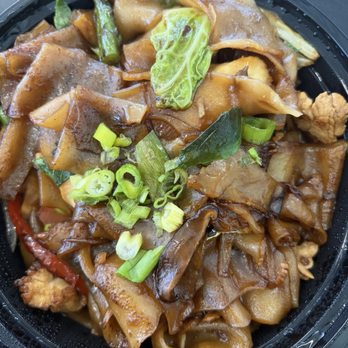 Unique Fusion Restaurant - Drunken Noodles - Asian Fusion Near Me - New York, New York