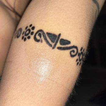 Confessions of the Hand Tattoo - An unfinished dot?? Different sized shapes - Tattoo Near Me - St.Cloud, Florida Confessions of the Hand Tattoo - An unfinished dot?? Different sized shapes - Tattoo Near Me - St.Cloud, Florida