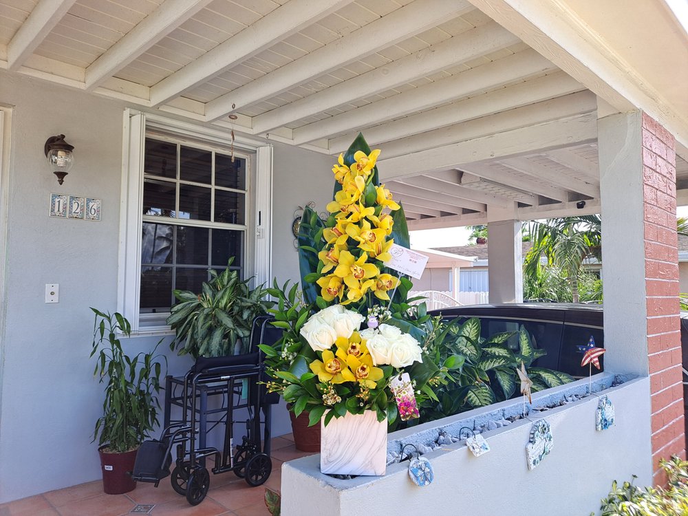 FANCY FLOWERS & GIFT SHOP Updated October 2024 29 Photos & 19 Reviews 2800 W 84th St