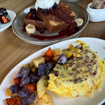Drawbar - Bacon Sausage Omelette Banana French Toast - Lounges Near Me - Atlanta, Georgia Drawbar - Bacon Sausage Omelette Banana French Toast - Lounges Near Me - Atlanta, Georgia