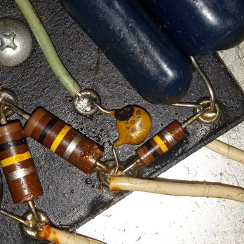 Moe's Guitars - Sold me a burnt cap - Guitar Stores Near Me